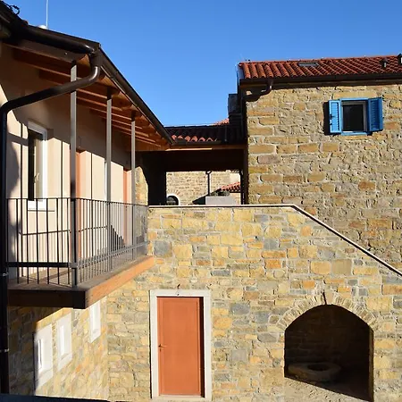 Apartmaji Santomas شقة كوبر